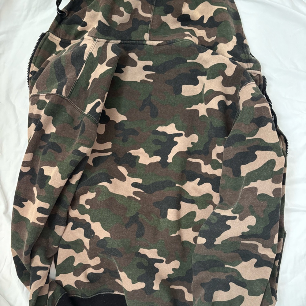 Camouflage Patterned Zip-Up Jacket - image 2